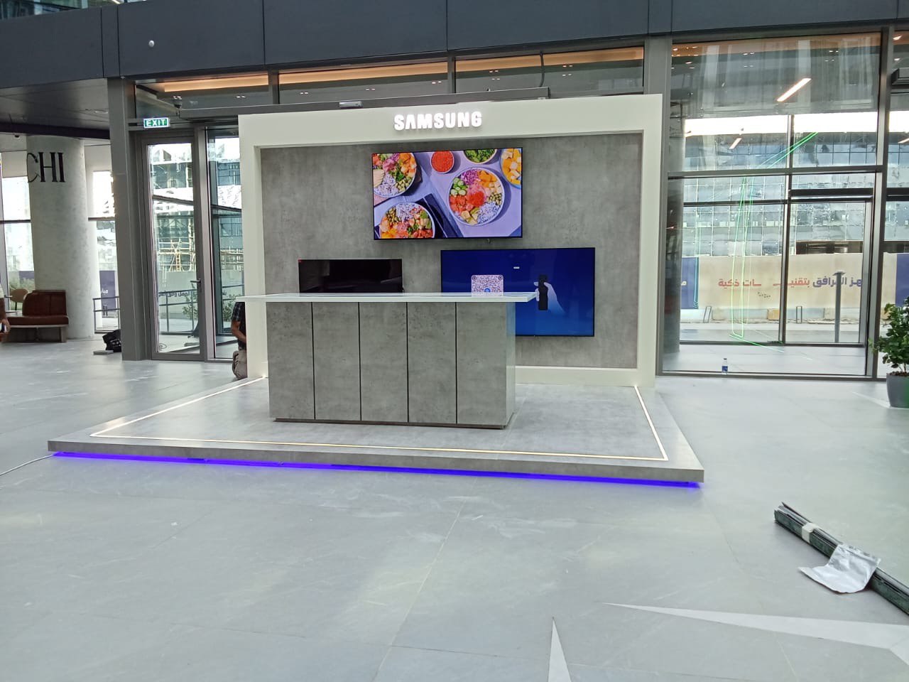 Samsung - TV Stand Booth